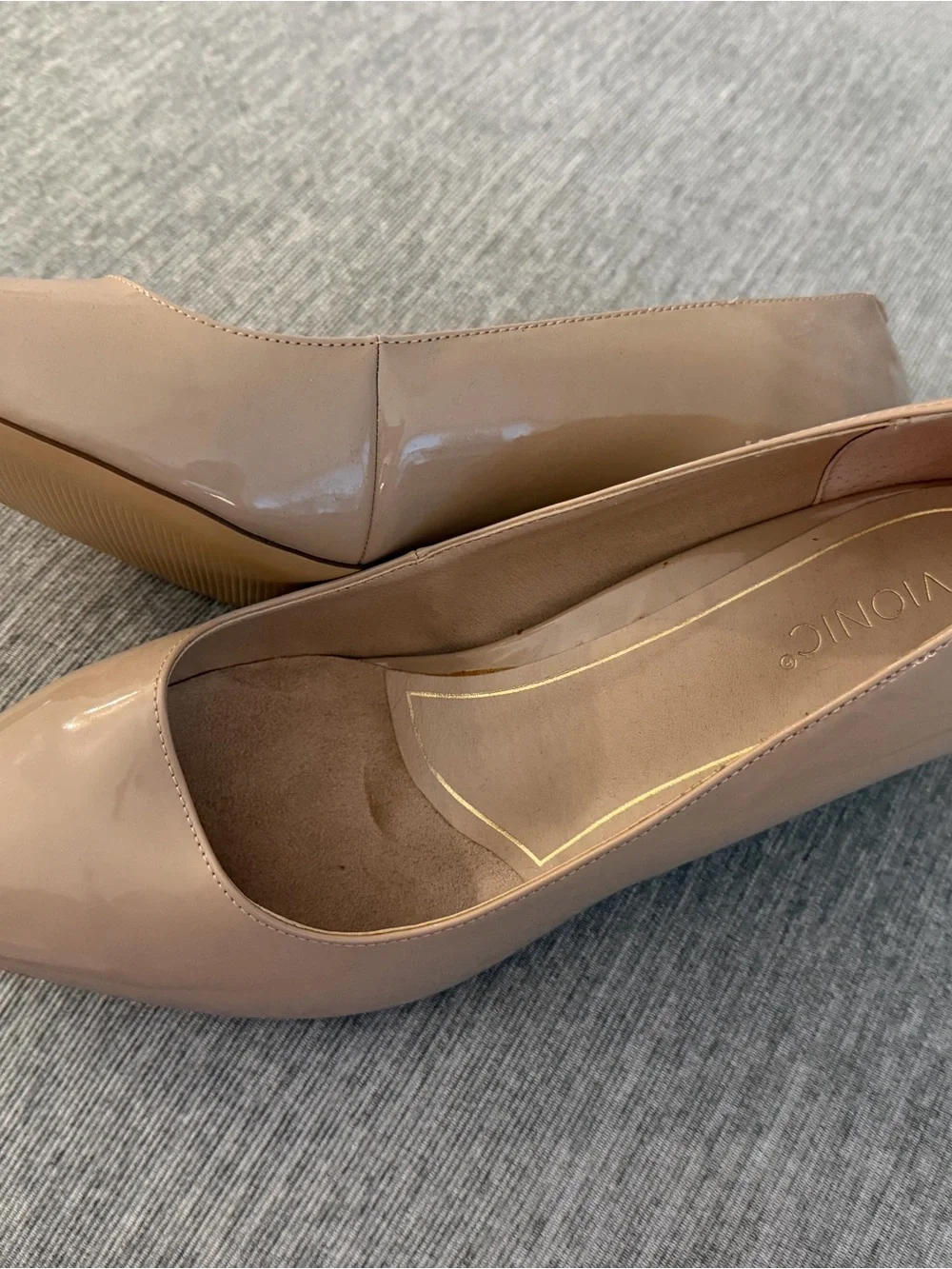 Vionic Women's Beige Patent Pointed-Toe Heels 10 wide